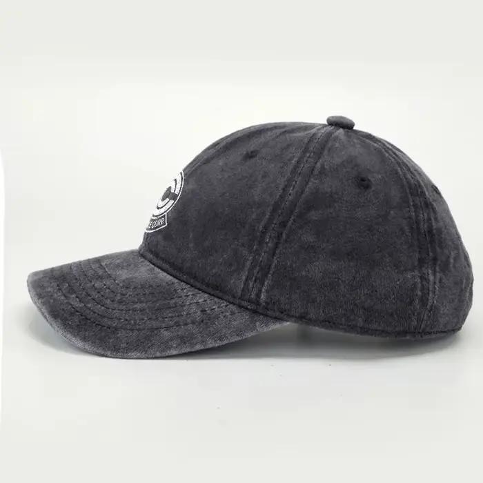 Casquette de baseball unisexe en coton délavé avec logo Capsule Corp
