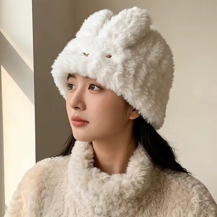 Chapeau tricoté blanc série Miffy
