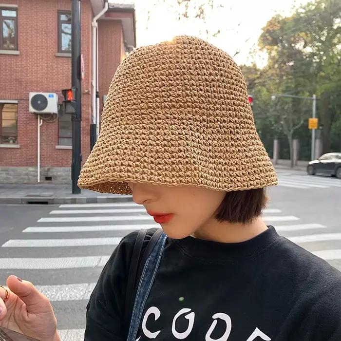Chapeau de paille pour femmes style sport visière large protection solaire plage été chapeau de seau tricoté à la main dôme élégant confortable