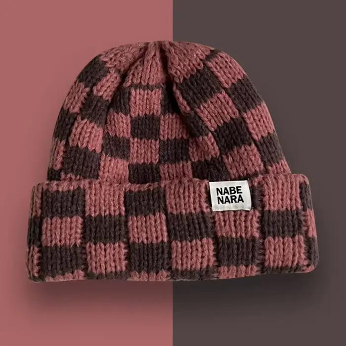 Chapeau tricoté à carreaux en damier pour femmes