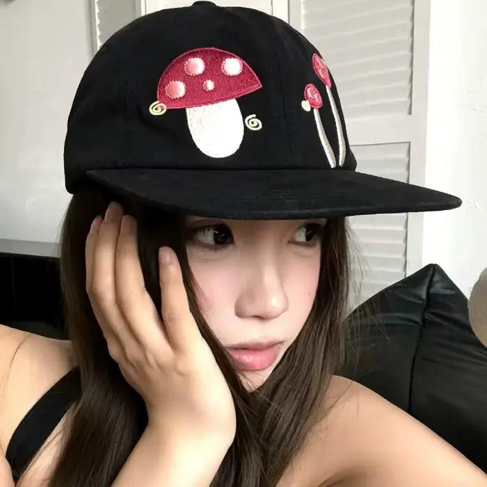 Casquettes de baseball brodées motif champignon pour femmes