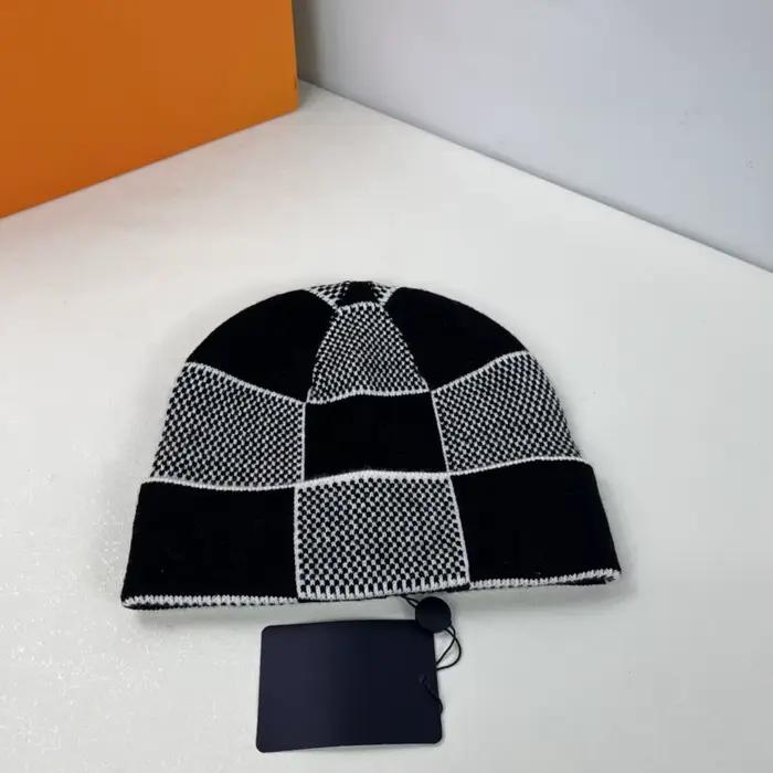 Nouvelle Collection 2025 – Bonnet Tricoté à Carreaux pour Femme – Automne Hiver – Chapeau Chaud et R