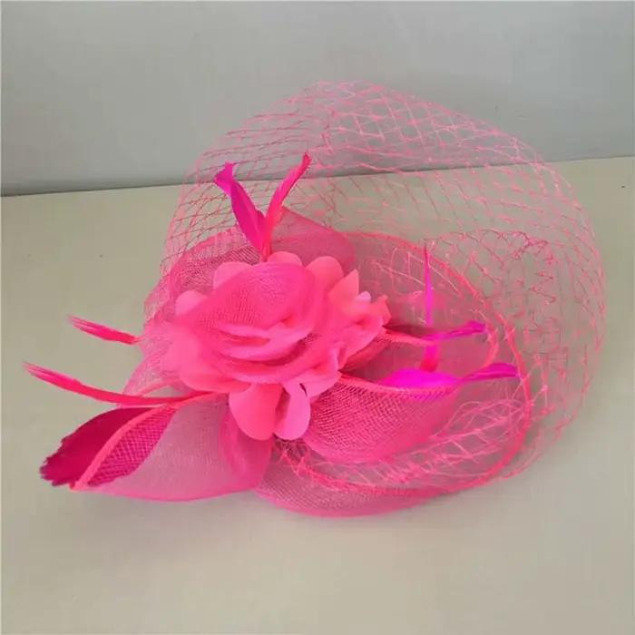 Chapeau fascinateur en maille de plumes Vintage