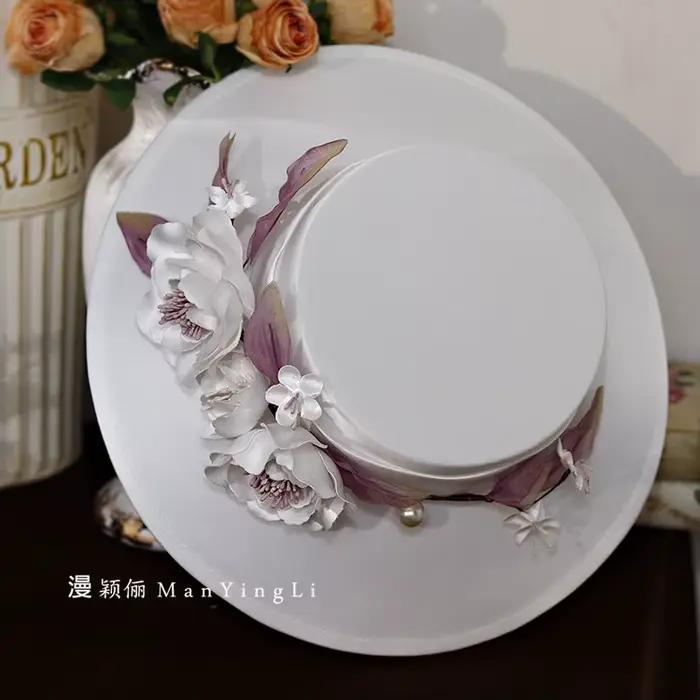 Chapeau de mariage en satin blanc avec fleur violette chapeau fedora de banquet royal pour femmes élégantes occassions speciales années années années