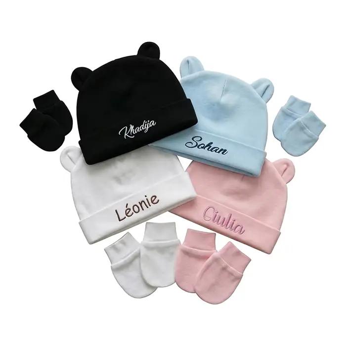 Bonnet Unisexe Personnalisé avec Nom de Bébé en Coton Biologique Chapeau Bibi avec Ores, Accessoire pour Bébé de 0 à 6 Mois Pour Toutes les Saisons