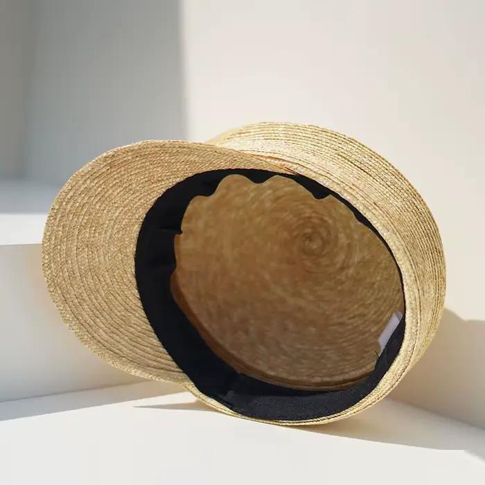 Chapeau de soleil d'été pour femme en paille de blé fine, visière courte, bandeau intérieur en coton, style sportif, protection solaire, adapté pour plage, parc, spectacles, courses de chevaux, mariages et autres occasions estivales