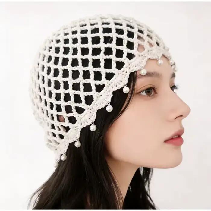 Chapeau pull-over ajouré à sequins