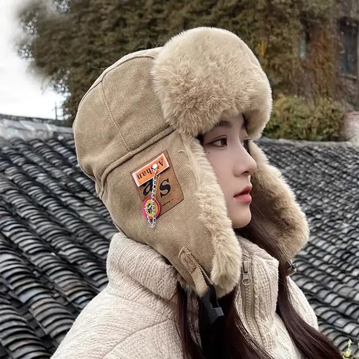 Chapeau de bombardier d'hiver avec cache-oreilles