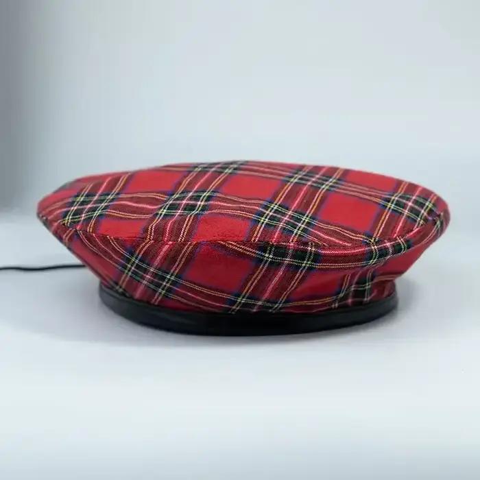 Chapeau de peintre à carreaux rouge pour femme