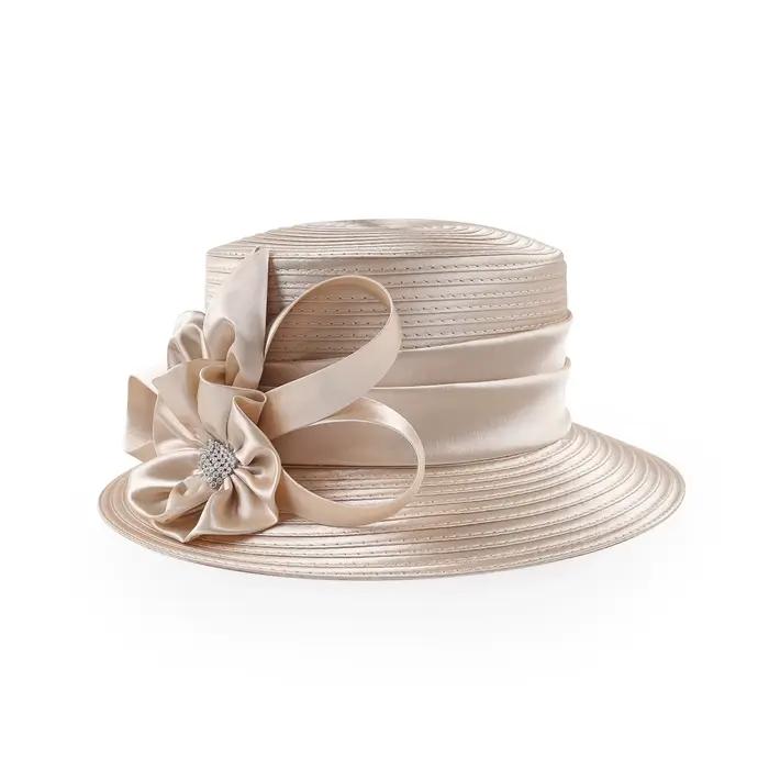 Chapeau d'église en tissu satiné couleur Champagne