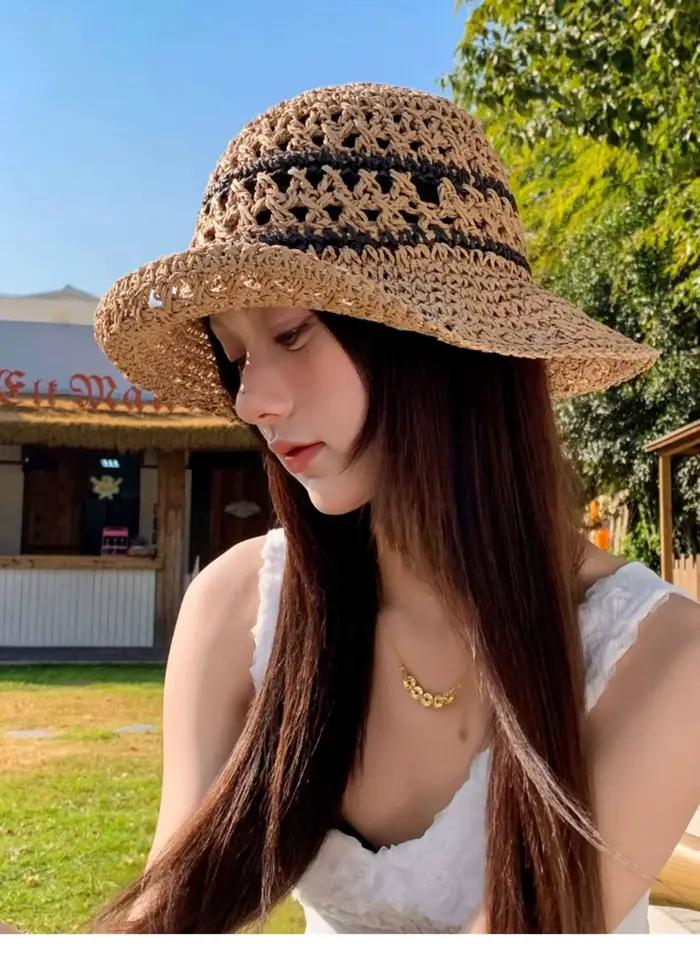 Chapeau de paille tricoté ajouré à rayures