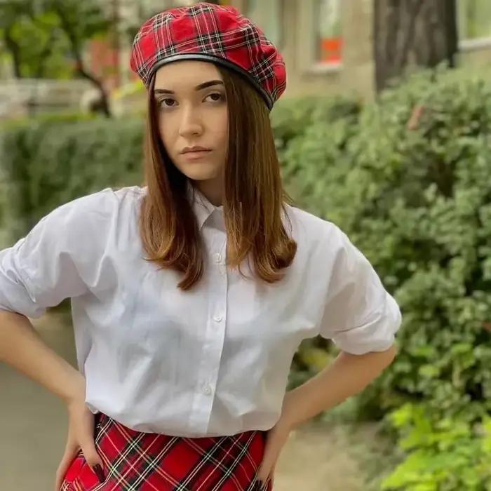 Chapeau de peintre à carreaux rouge pour femme