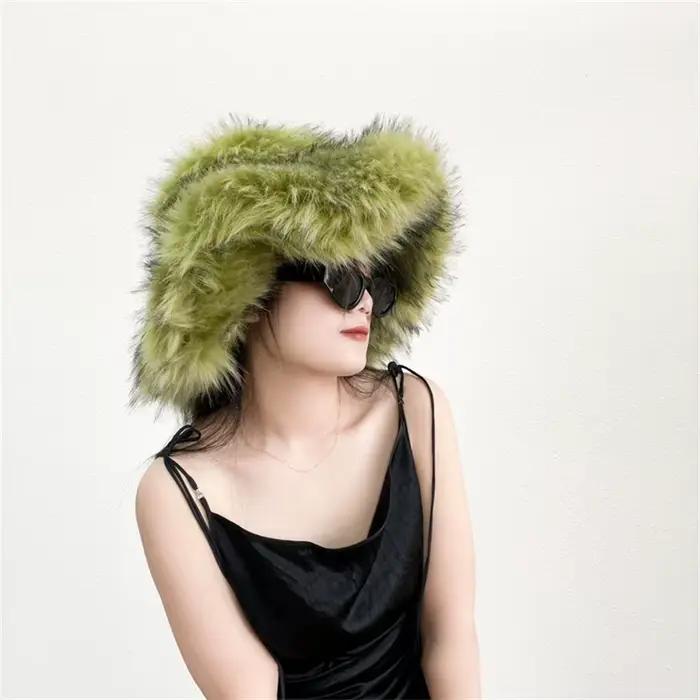 Chapeau seau en fausse fourrure moelleuse