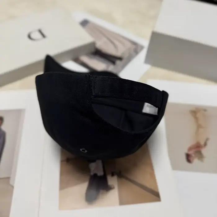 Casquettes de luxe pour femmes avec monogramme de marque