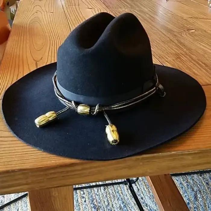 Chapeau en pure laine et feutre de mouton à la mode