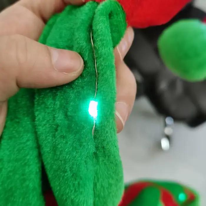 Chapeau d'elfe illuminé ample et doux saphir profond pour adultes occasions festives et musicales