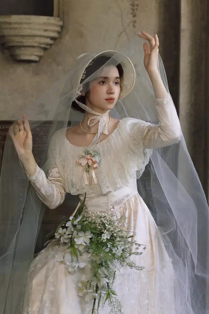 Chapeaux en dentelle au design original pour femmes