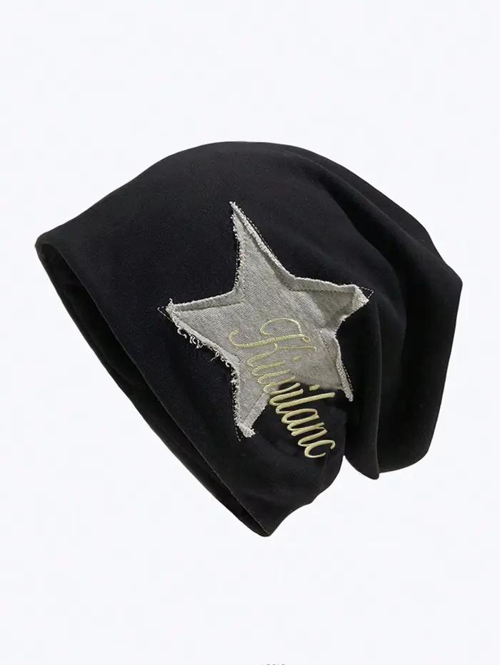 Bonnet brodé de lettres avec écussons étoiles