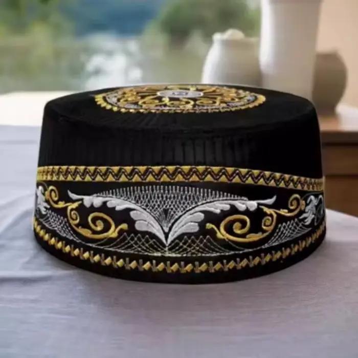 Chapeaux ethniques saoudiens brodés pour homme