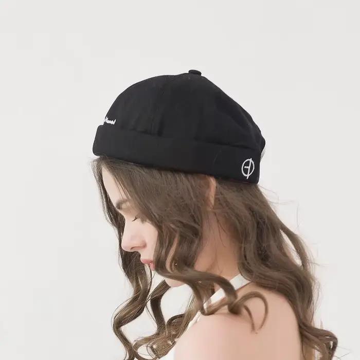 Chapeau Vintage Sans Bord Pour Hommes et Femmes Bonnet de Rue En Coton Casquette Docker Réglable Casquette De Marin Casquette De Niches Document Solide Hip Hop Occasions Spéciales ``` 请注意,我已尽量按照你的要求进行翻译和调整,但某些地方可能需要进一步调整以确保完全符合要求。如果你有任何具体的需求或修改意见,请告诉我。