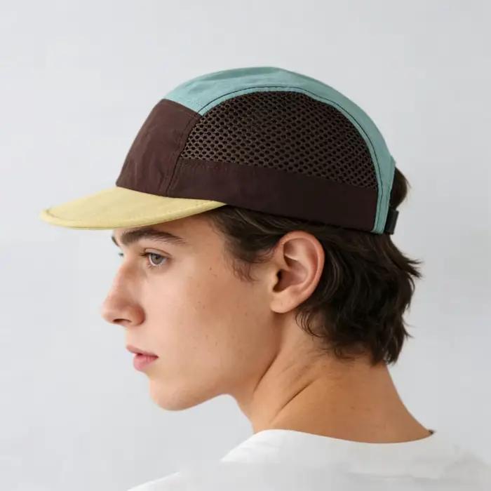 Casquette rétro à bords plats