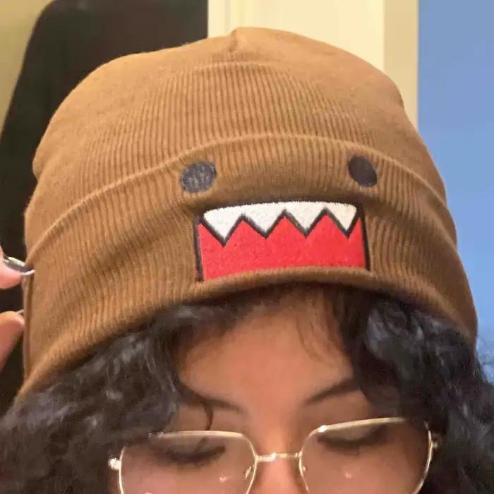 Chapeau tricoté brodé Domo Kun pour femmes et hommes