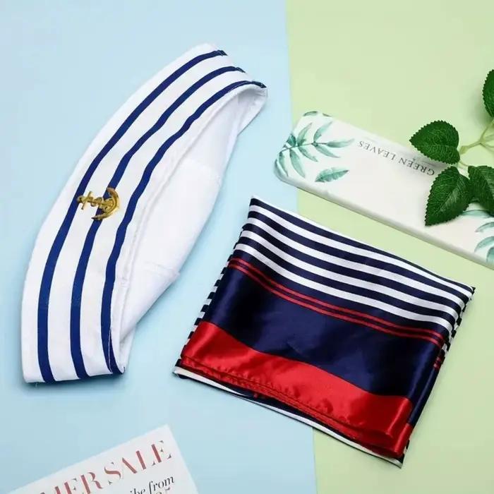 Chapeau de capitaine de yacht pour déguisement de marin