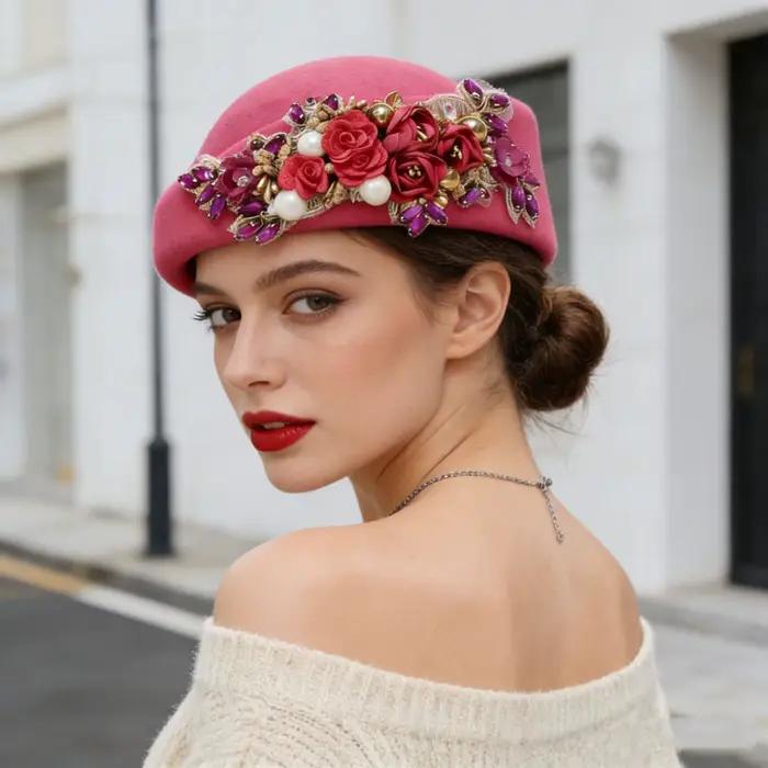 Chapeaux de luxe en feutre avec strass et fleurs pour femmes