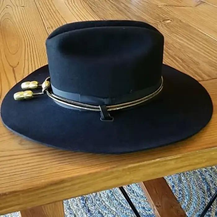 Chapeau en pure laine et feutre de mouton à la mode