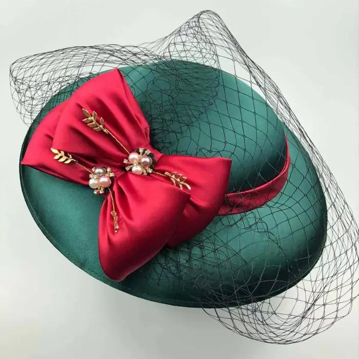 Grand Chapeau de Mariage Vert avec Voile et Nœud Fascinator Élégant Style Français Chapeau de Cérémonie Fête ou Derby pour Femme Occasionnels