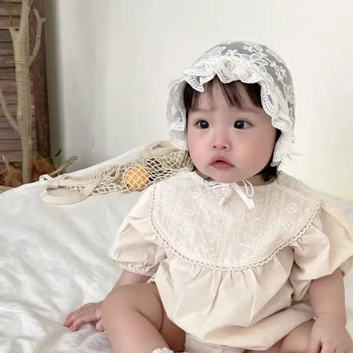 Bonnet de princesse en dentelle à volants pour bébé