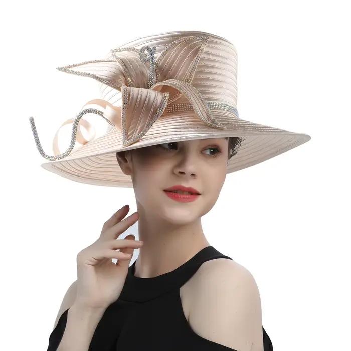 Chapeau d'église en tissu satiné couleur Champagne