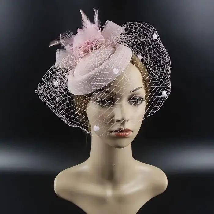 Audrey Hepburn – petit chapeau en voile élégant de Style français