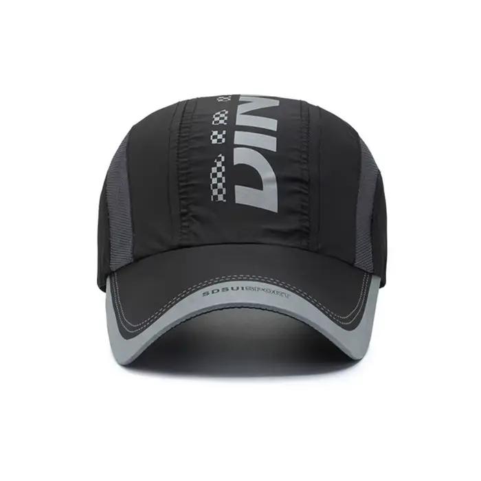 Casquette à visière légère