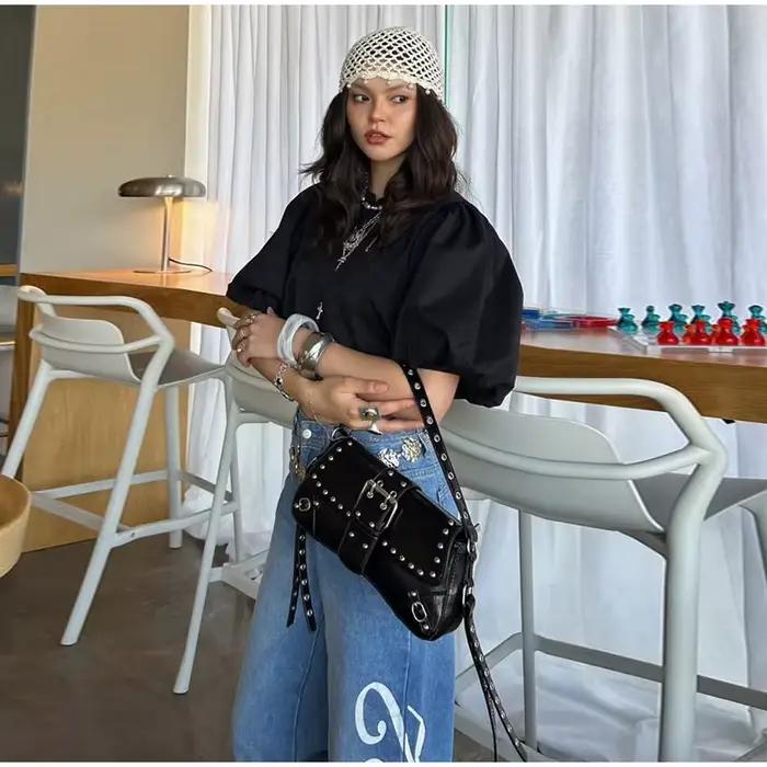Chapeau pull-over ajouré à sequins