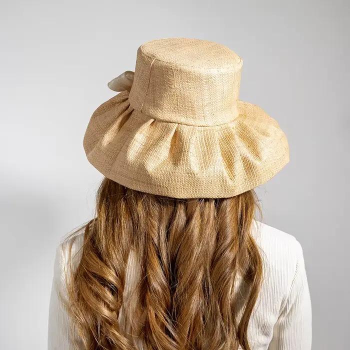 Chapeaux de soleil en raphia pour femmes