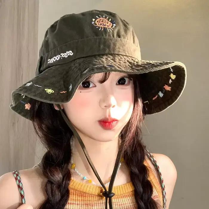 Chapeaux Bob Brodés Style Harajuku Mignons à Motifs de Dessins Animés pour Hommes et Femmes – Protection Solaire Estivale pour Loisirs en Plein Air et Randonnée