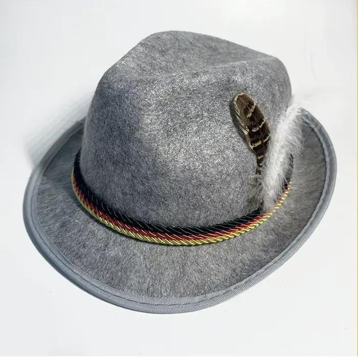 Nouveau Chapeau de Mode avec Décorations en Plumes