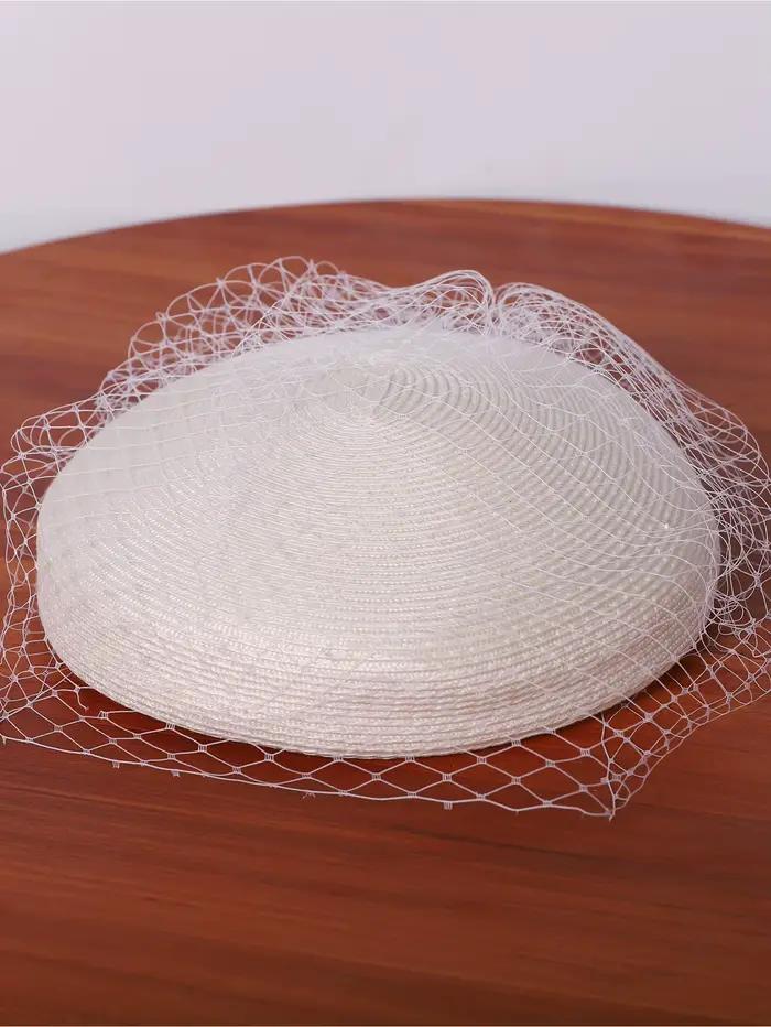 Chapeau fascinateur élégant en paille de champagne avec voile pour femme – Accessoire parfait pour mariage