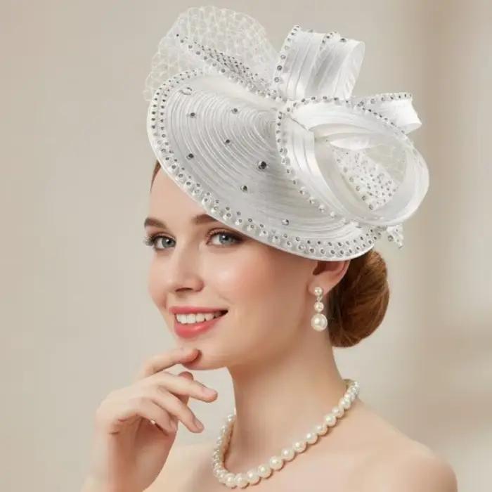 Chapeau fascinateur élégant pour femme avec voile en filet et perles