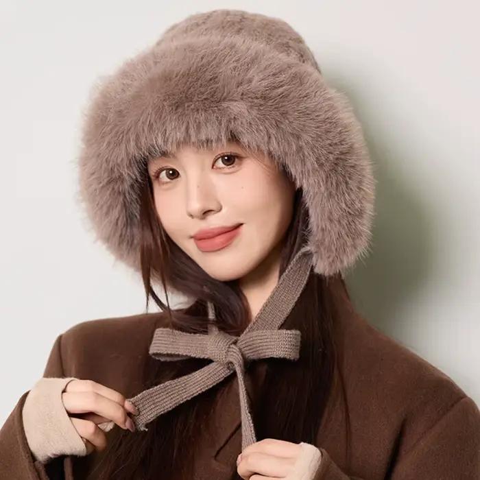 Chapeau tricoté chaud en polyester avec faux fourrure pour femmes style russe ushanka hiver bombé décontracté occasions spéciales