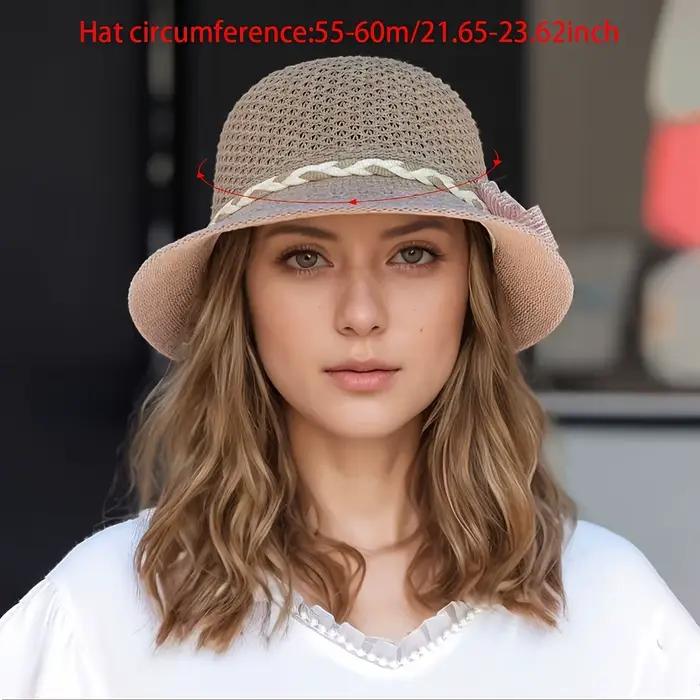 Un élégant chapeau de paille à motifs floraux pour femme