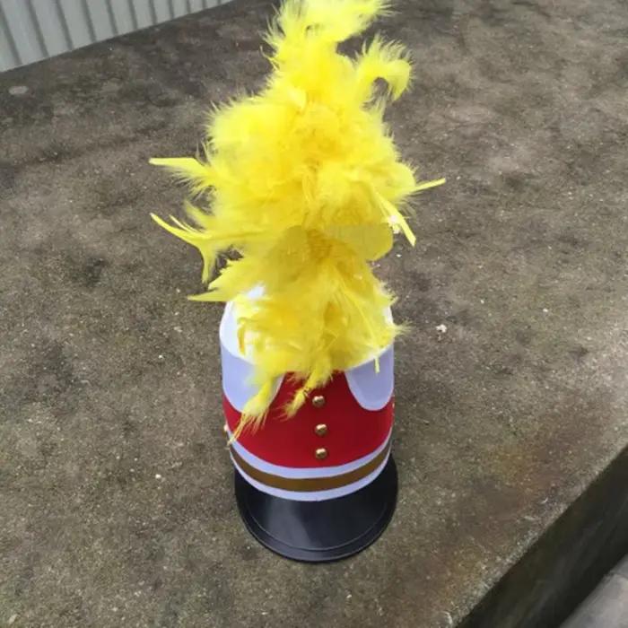 Chapeaux de commande de garde d'honneur en plumes jaunes