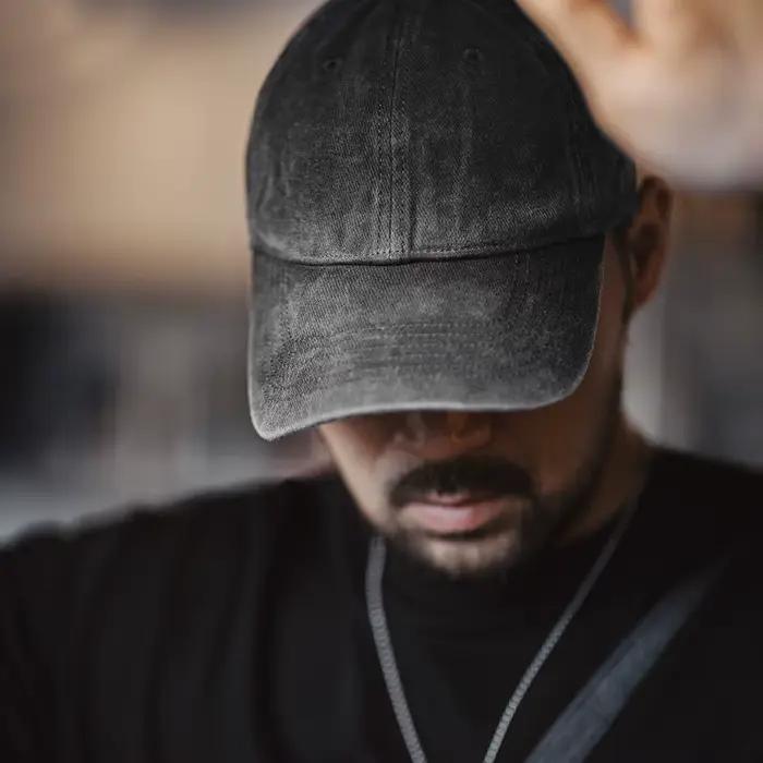 Maden Casquette de baseball effilochée réglable gris vintage Sarja à visière Chapeau polyvalent quotidien pour hommes