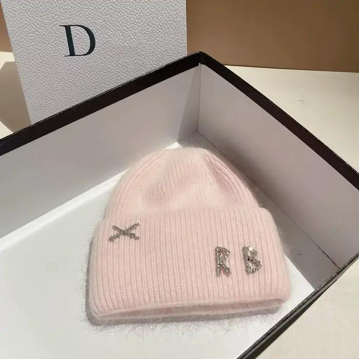 Véritable mode lapin cheveux diamant lettre chapeau femmes hiver chaud tricot