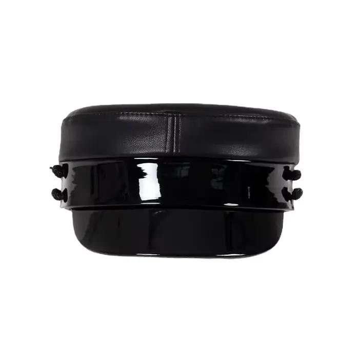 Chapeau en simili cuir noir béret avec motif géométrique pour femmes, style sport, décontracté, adapté aux quatre saisons, occasions spéciales et quotidienne