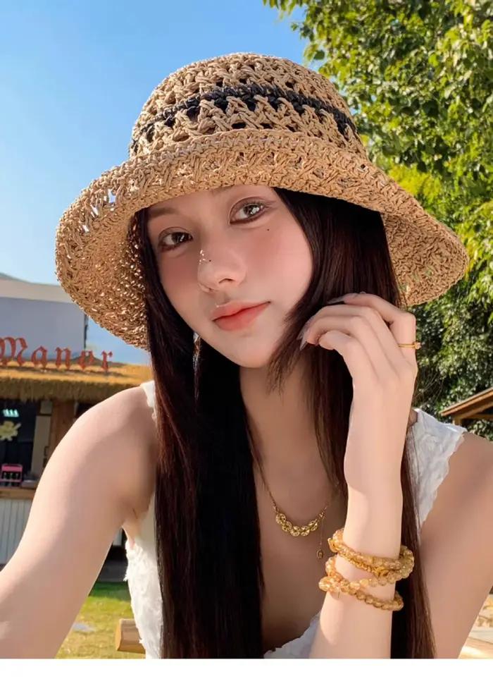 Chapeau de paille tricoté ajouré à rayures