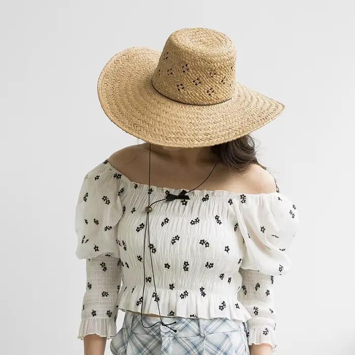 Chapeau de paille tricoté à la main avec un design ajouré pour les parents et les enfants – un incontournable pour les familles pour la protection solaire