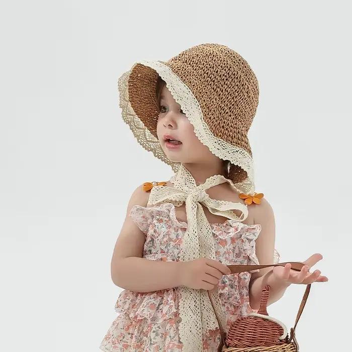 Chapeau de paille pour bébé