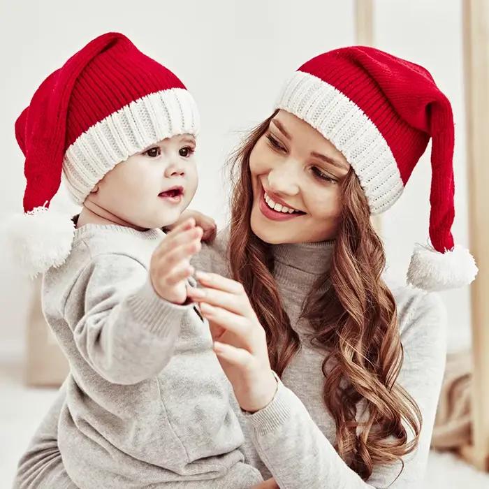 Chapeau de Noël mignon avec pompon pour bébé et adulte